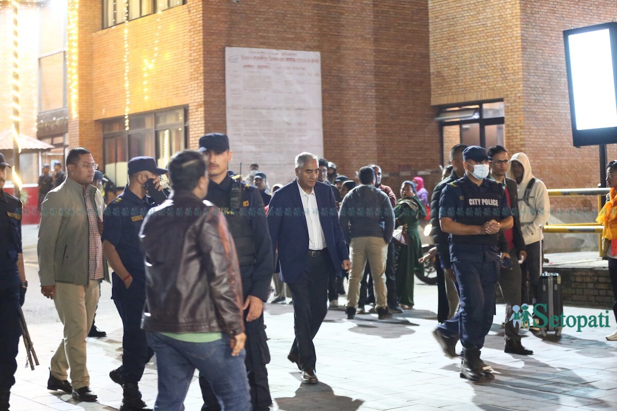 उपचारका लागि सिंगापुर गए देउवा, फागुन १९ गते फर्कने