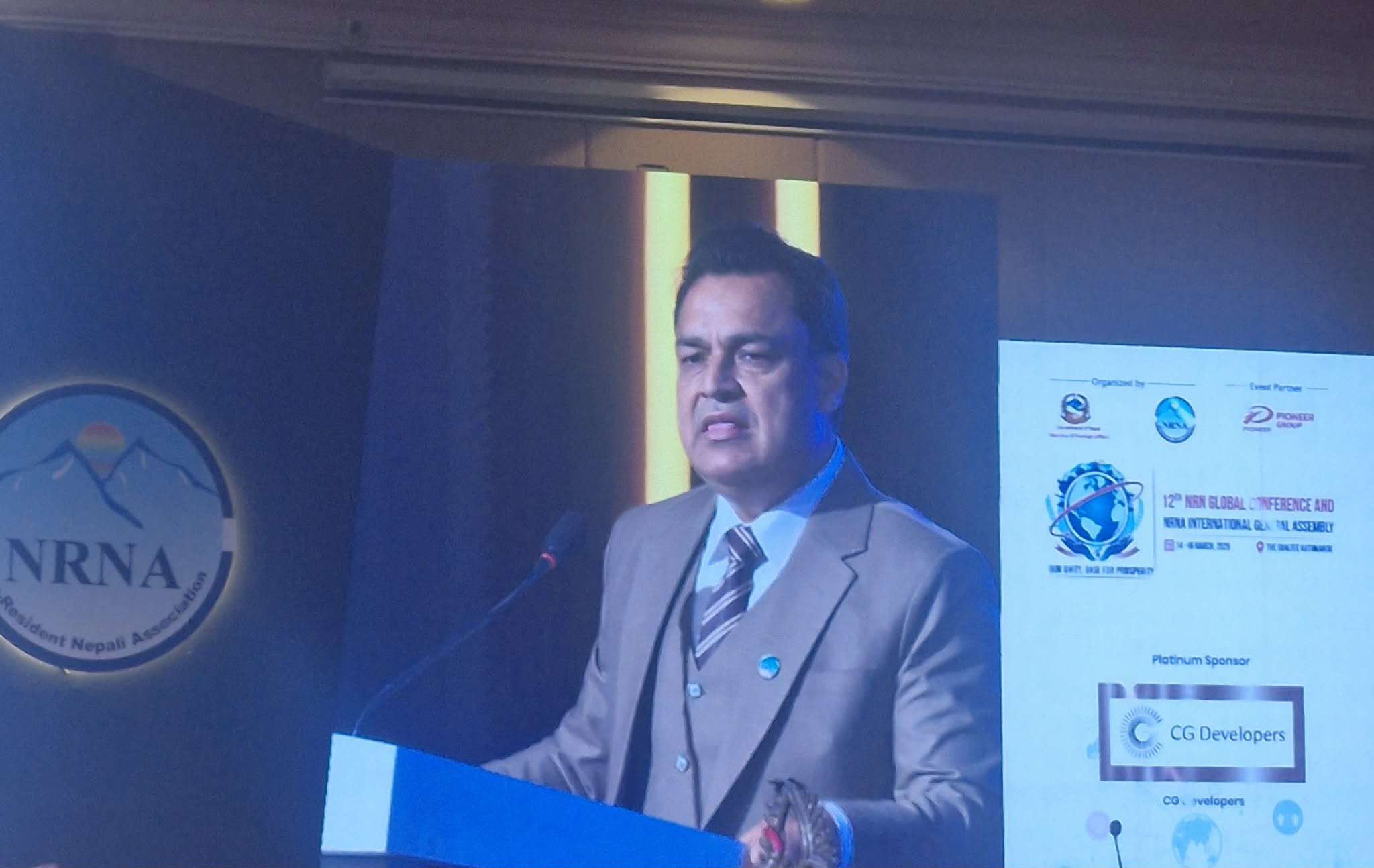 Badri KC: “विदेशमा कमाएको नेपालीको पैसा नेपाल ल्याउन सरकार र कर्मचारीतन्त्र बाधक